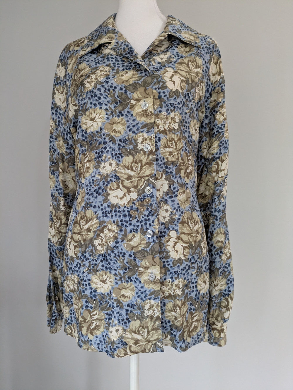 Floral Button-Front Women's Top in Blue and Tan 100% Silk Sz L